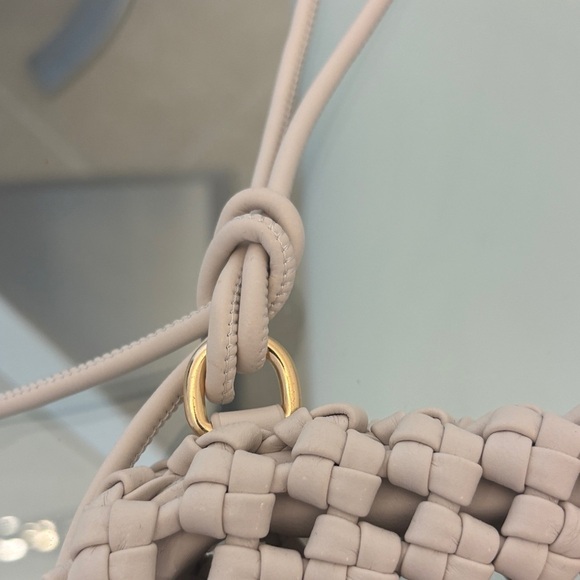 Elegant Cream Woven Shoulder Bag Removable Strap - Picture 5 of 5